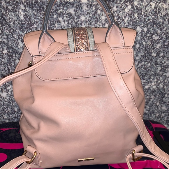 ❣️Pink Backpack❣️ - Picture 6 of 8